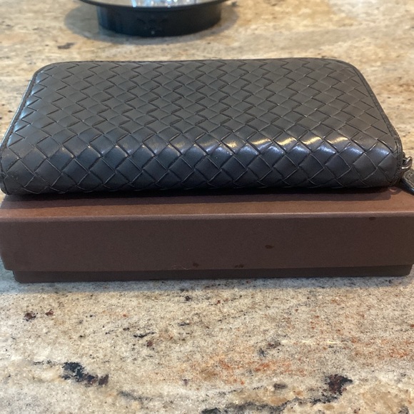 Bottega Veneta Gray Intrecciato Wallet w/box - Picture 8 of 14